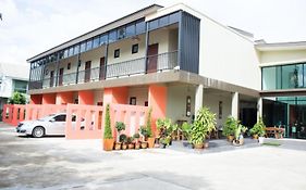 เดอะ พูล รีสอร์ท